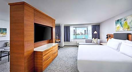 1 King Studio Suite Waterfront