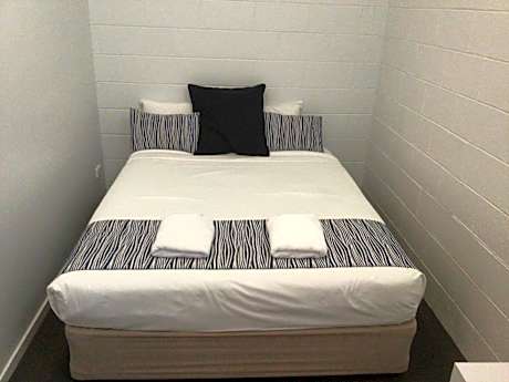 Three Bedroom Apartment ( 7 Adults + up to 8 Children Non Pet Friendly)