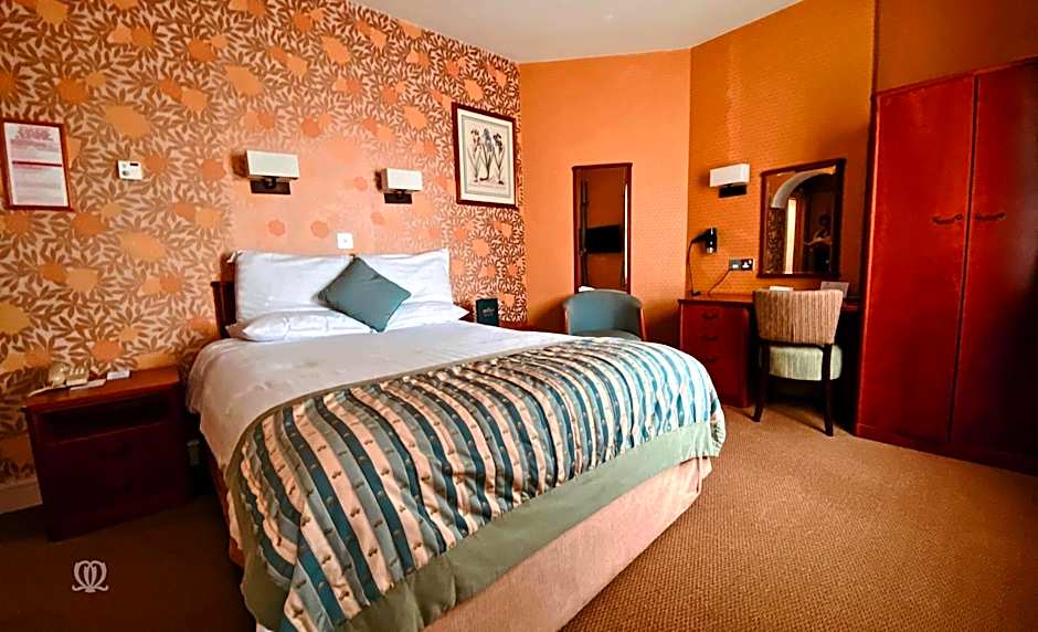 Metropole Hotel and Spa