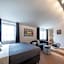 B-Hotel
