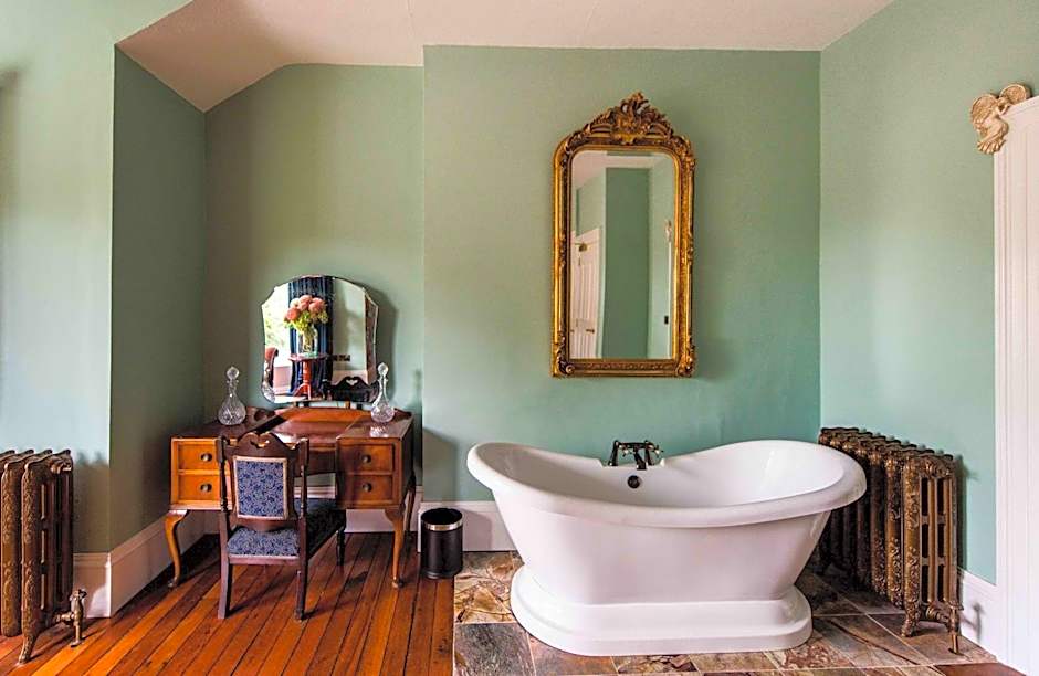 The Harrison Chambers of Distinction