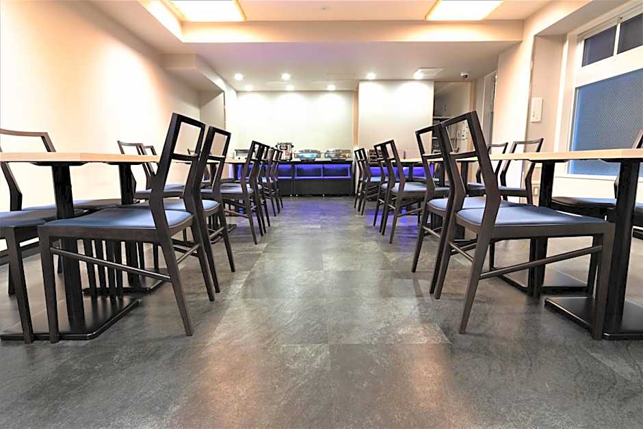Marutamachi Crystal Hotel