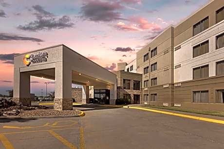 Comfort Inn & Suites Wichita Northeast