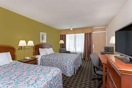 2 Double Beds Accessible Room Smoking