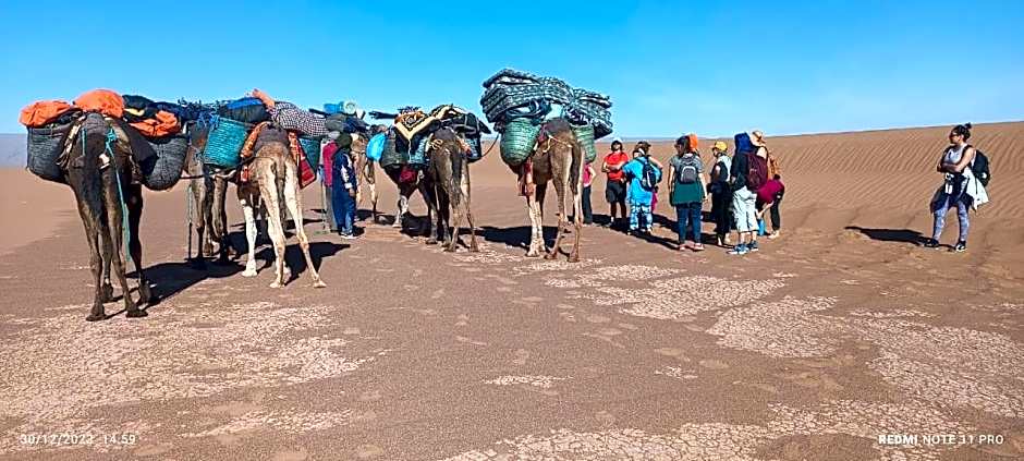 désert tours & Hôtel Titanic lac irik