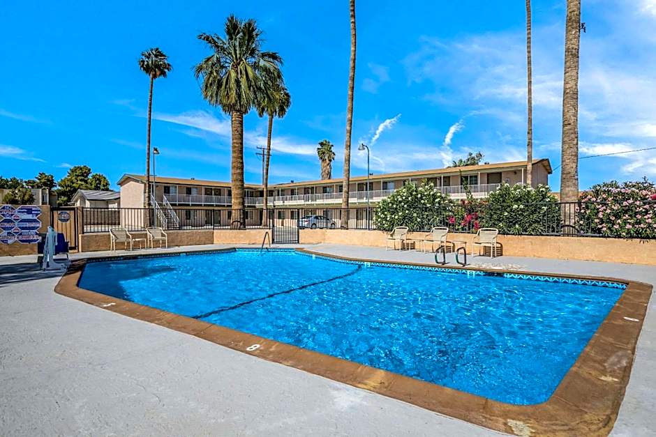 Rodeway Inn & Suites