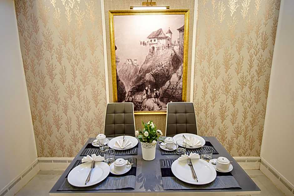 PEMBRIDGE PALACE HOTEL