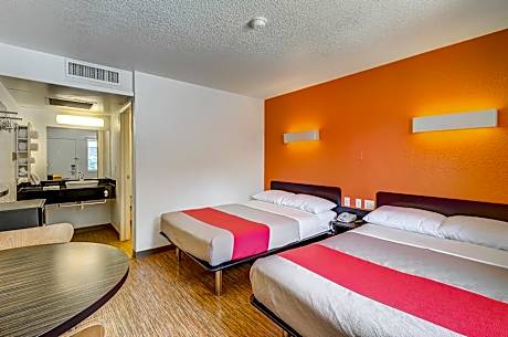 2 Full Beds | Non-Smoking