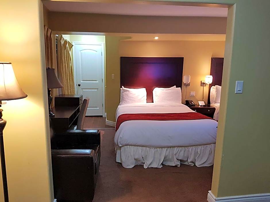 Bayside Inn & Waterfront Suites