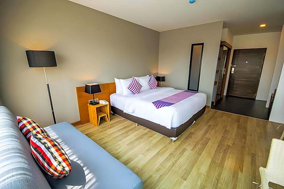 Comet Hotel Surat Thani