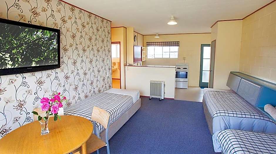 Broadway Motel & Miro Court Villas