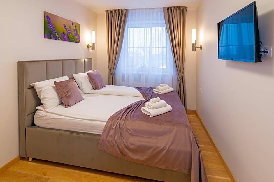 1912 Bed & Breakfast