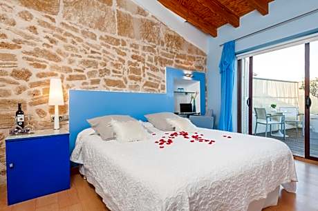 Double Deluxe Terrace (SAFO Room)