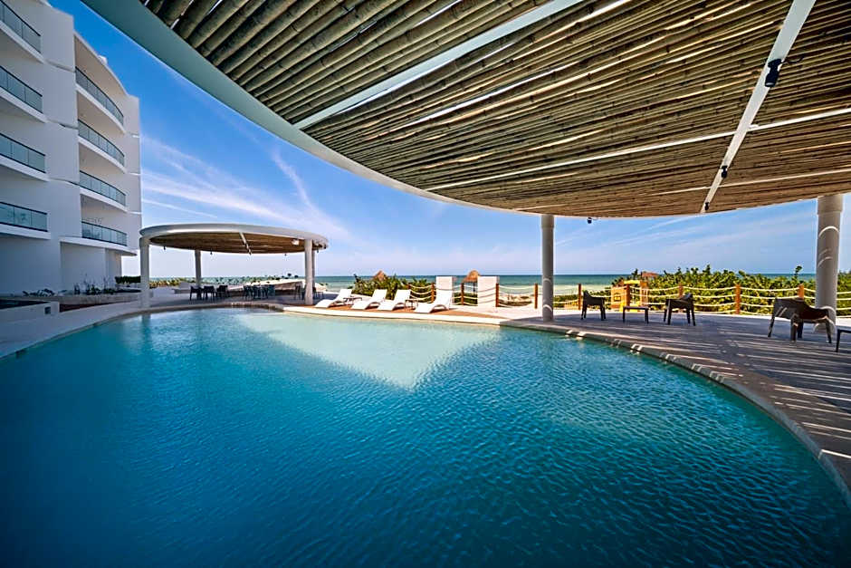 SIELA Oceanfront Luxury 4 BR Villa