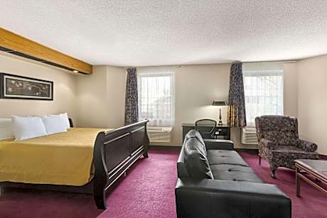 1 Queen Bed Non-Smoking