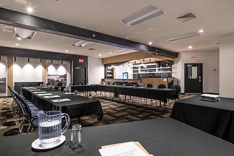 Centre De Congres Et Hotel La Sagueneenne