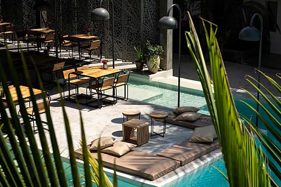 Casa Beach Hotel "Casa Del Mar"