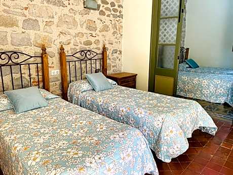 Classic Quadruple Room