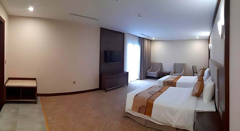 Duc Huy Grand Hotel and Spa