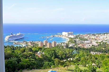 Pink Rock Inn Bed and Breakfast