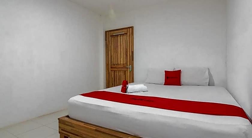 RedDoorz near Gajah Mada Pontianak