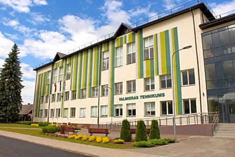 Valmieras tehnikuma dienesta viesnīca
