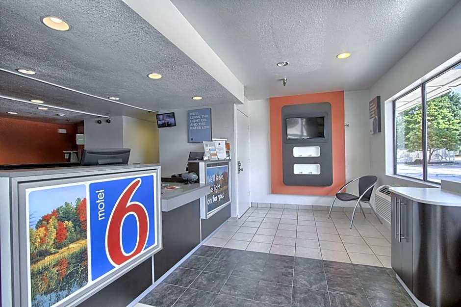 Motel 6-New Cumberland, PA - Harrisburg - Hershey South