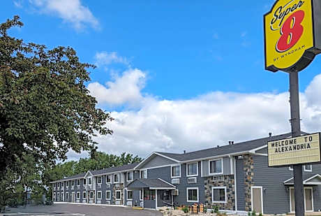 Super 8 by Wyndham Alexandria MN