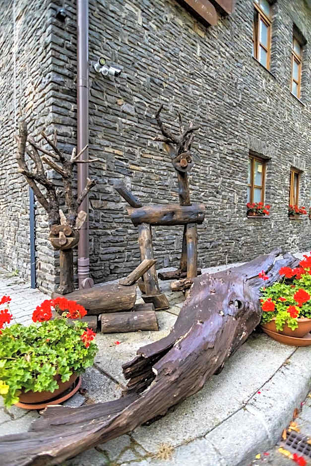 4 Évszak Hegyihotel