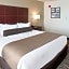 Cobblestone Hotel & Suites - Neenah