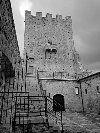 Castel di Pietra