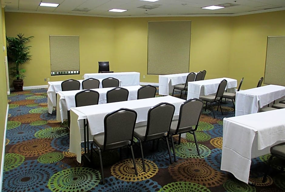 Holiday Inn - Fort Myers - Downtown Area, an IHG Hotel