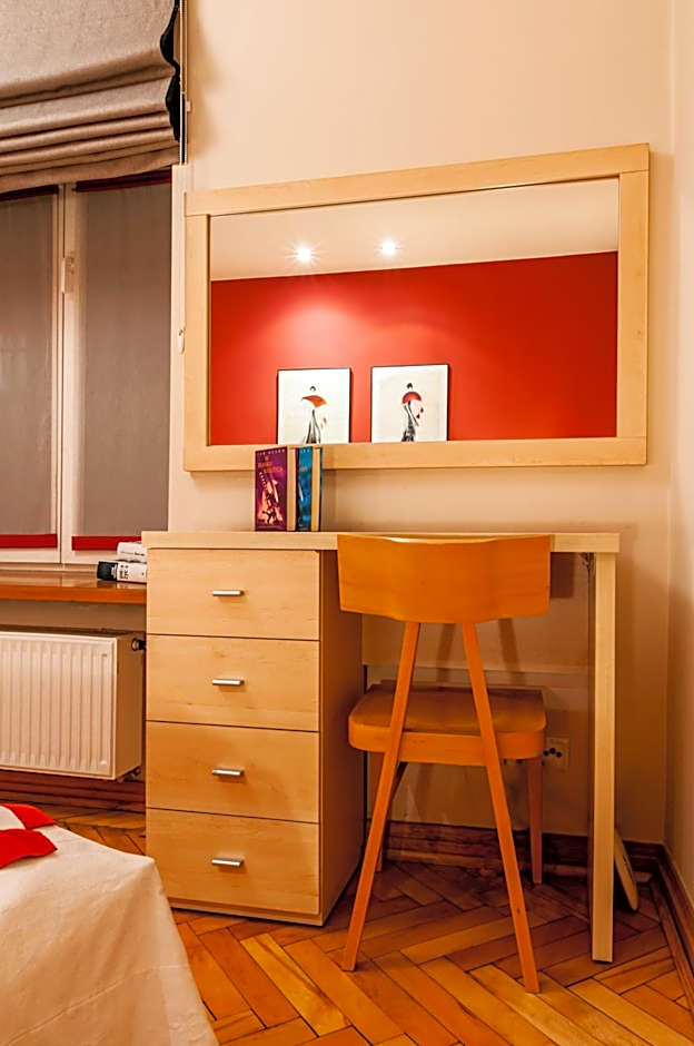 Home & Travel Apartments - AC - Parking - City Centre - Manufaktura - OFF Piotrkowska - EC1 - ATLAS Arena - Orientarium - Monopolis