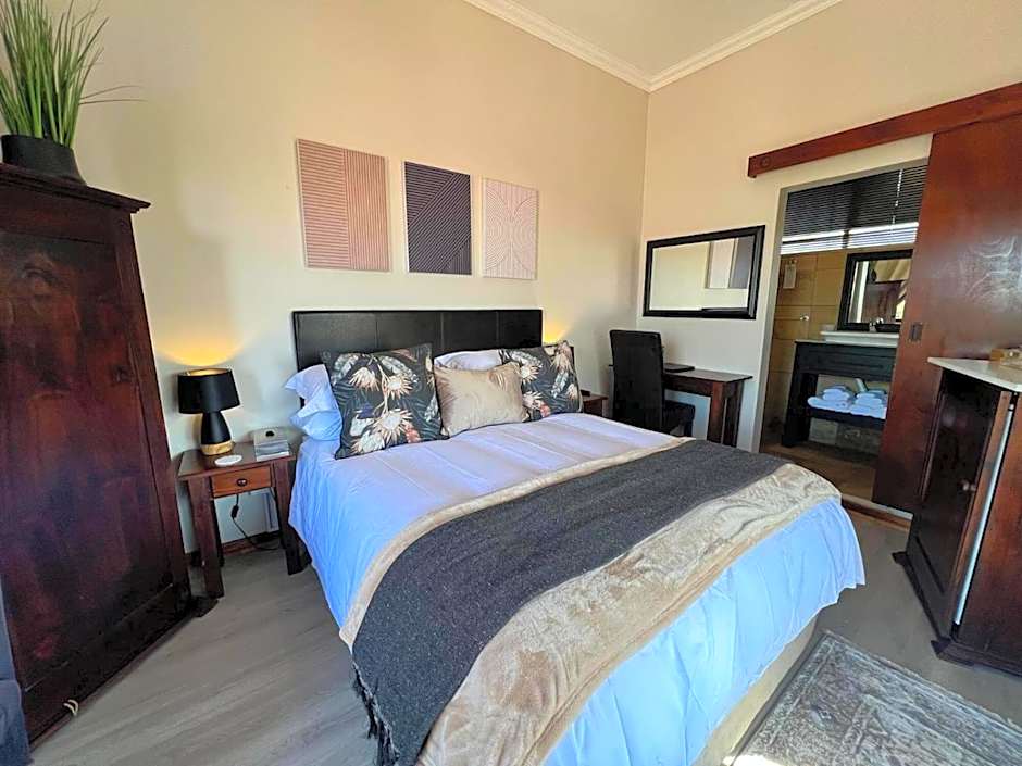 Sea Whisper Guest House & Self Catering