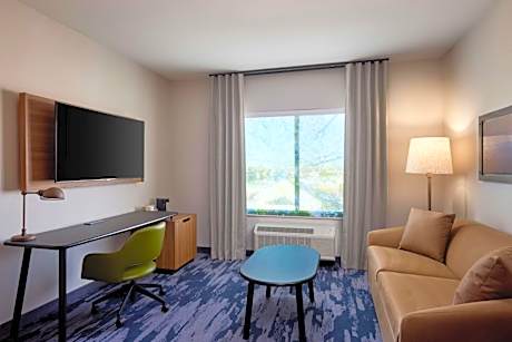 Executive king suite with Sofa Bed - Mobility and Hearing Accessible with Roll-in Shower