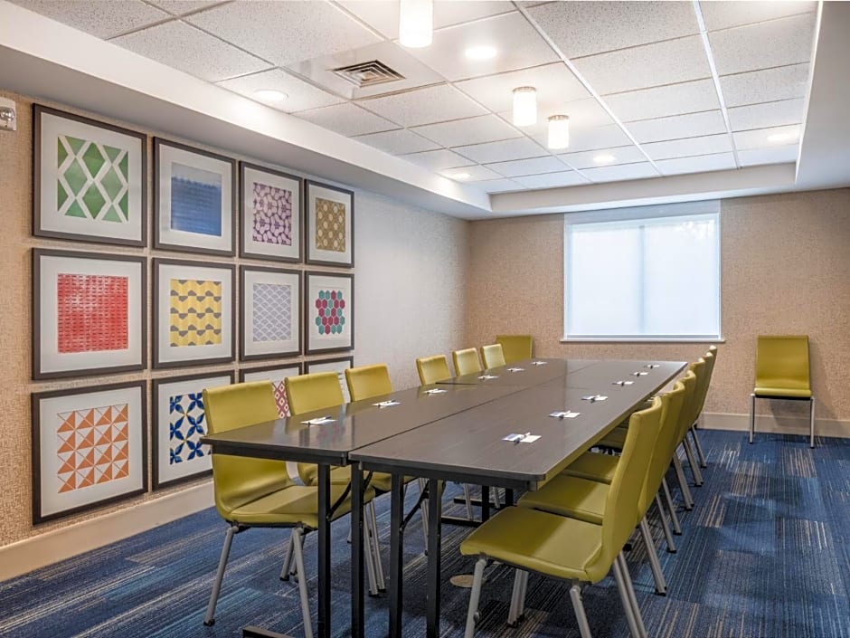 Holiday Inn Express Hotel & Suites Beaumont Northwest By IHG