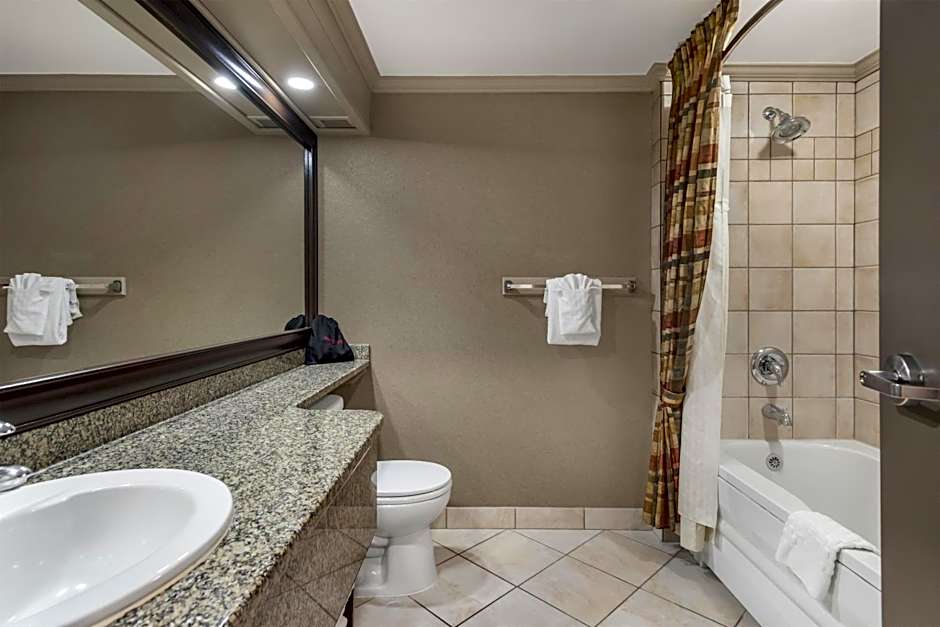 Best Western Plus Port O'Call Hotel