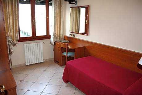 Single Room with Lake View