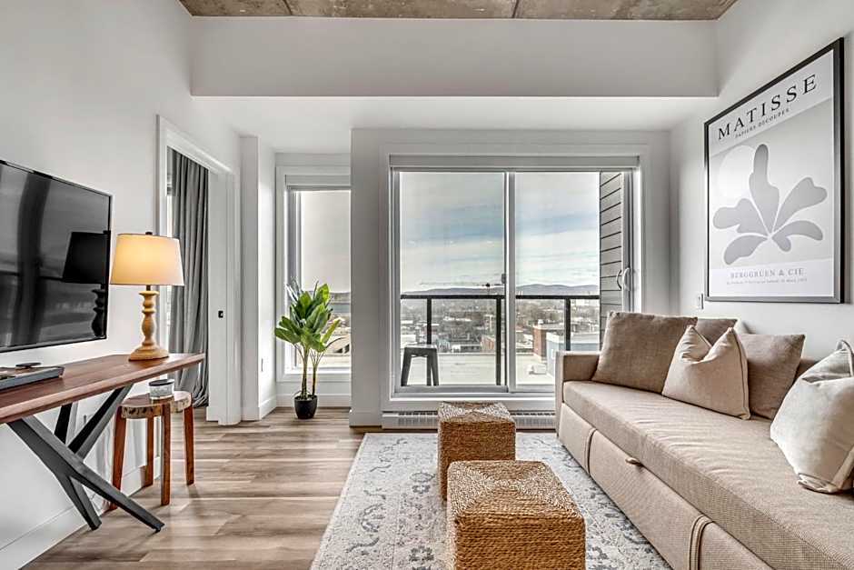 Initial-Matisse- Quebec-parking and pool