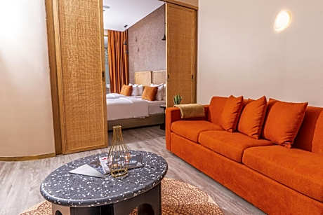 Deluxe Family Room