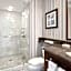 Newport Beach Hotel And Suites