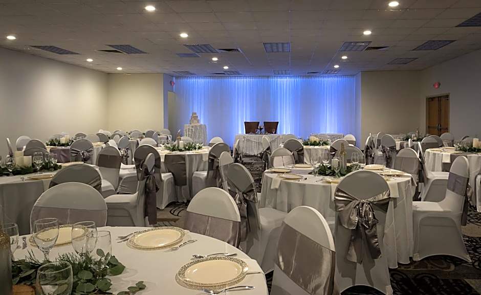La Quinta Inn & Suites by Wyndham Clearwater Central