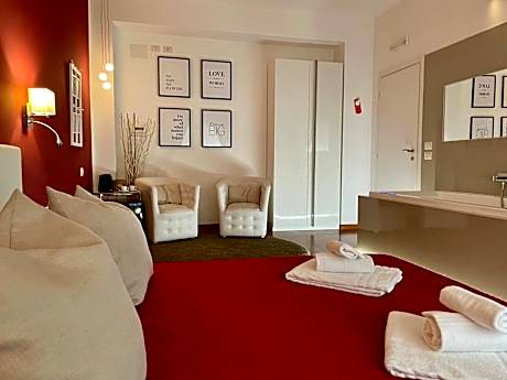Queen Room with Spa Bath