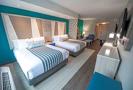 Queen Studio with Two Queen Beds and Sofa Bed - Non-Smoking