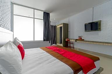 RedDoorz Plus @ Vantas Hotel Parbaba