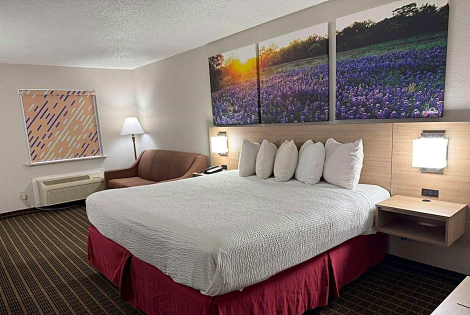 Days Inn by Wyndham San Antonio Interstate Hwy 35 North