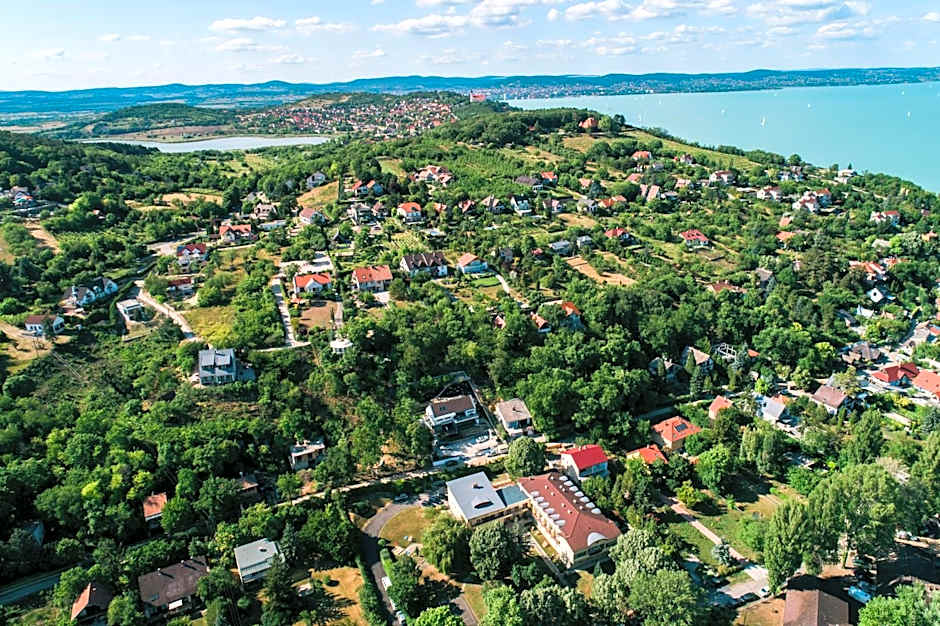 Hello Balcsi Apartmanház