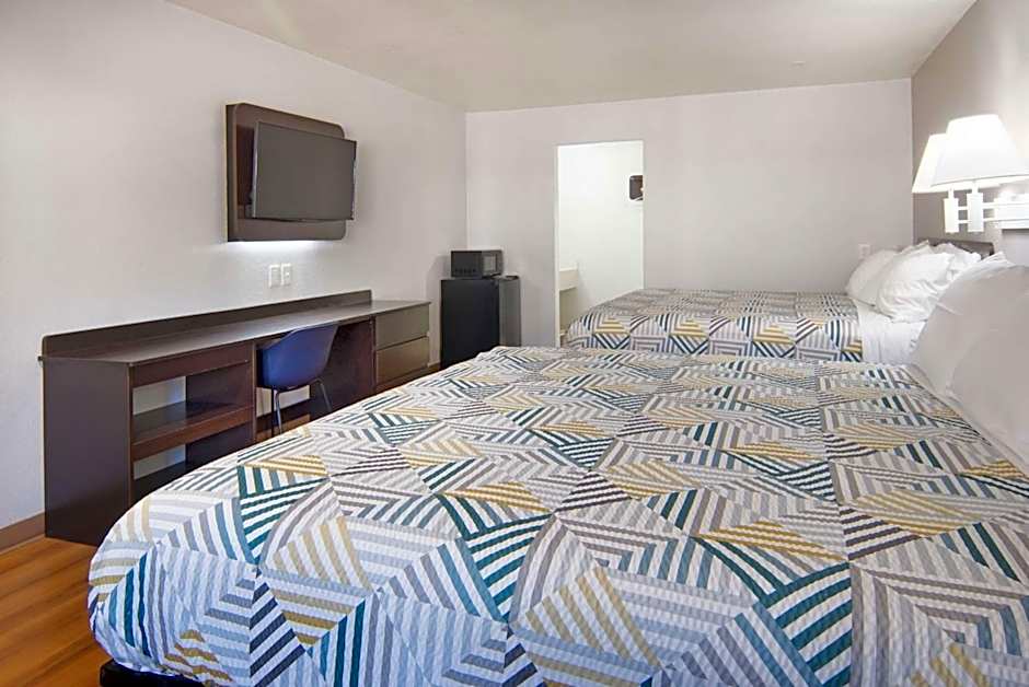 Motel 6-Lancaster, TX - DeSoto - Lancaster