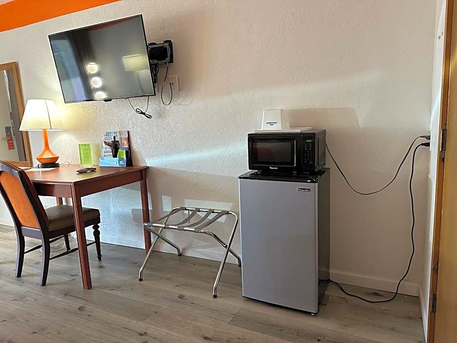 Howard Johnson by Wyndham Gallup