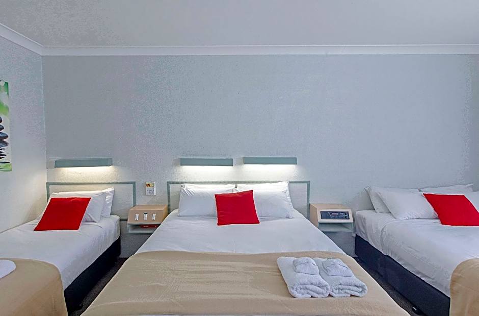 Photo 1 of 4 of Multiple Beds, Nonsmoking